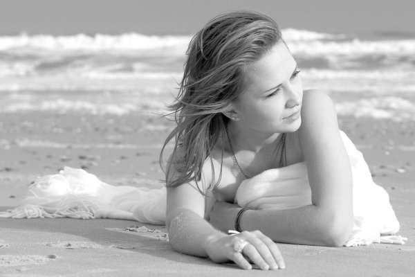 Девушка на пляже