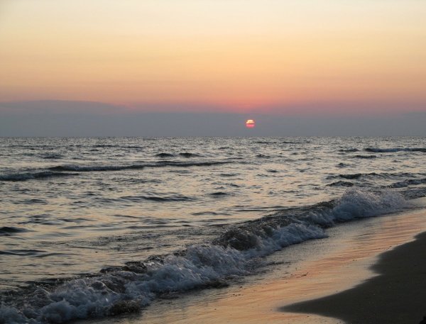 Чёрное море Витязево волны