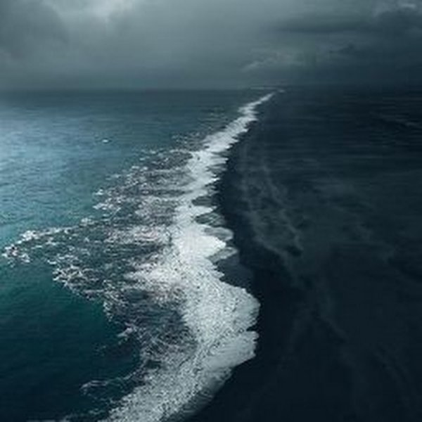 Темное море