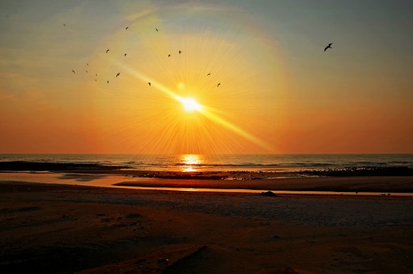 Закат над морем