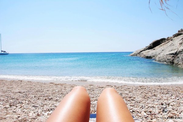 Блондинка пляж ноги