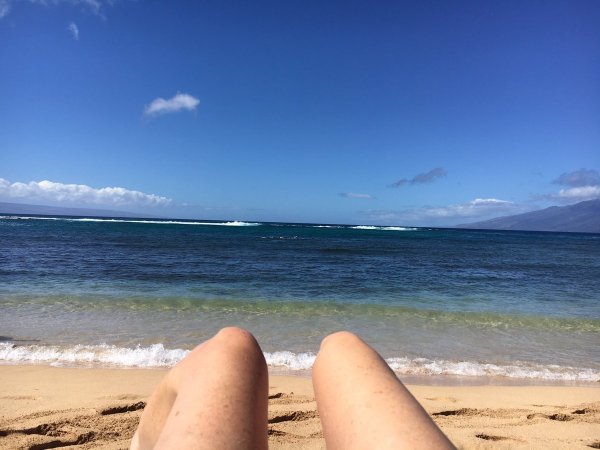 Ноги на пляже