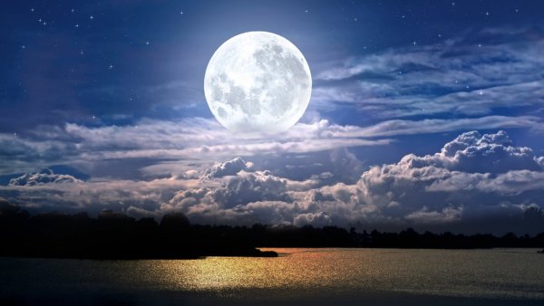 Фантастический пейзаж ночью