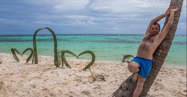 Парень на море смешные