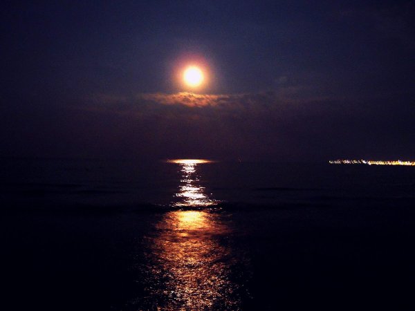 Ночь в море