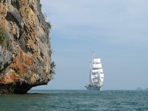 Рассвет море корабль