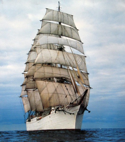 Тим Томпсон парусник