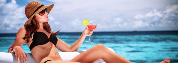 Пляж шезлонг коктейль