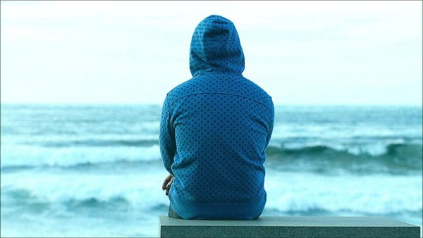 Блондинка на море