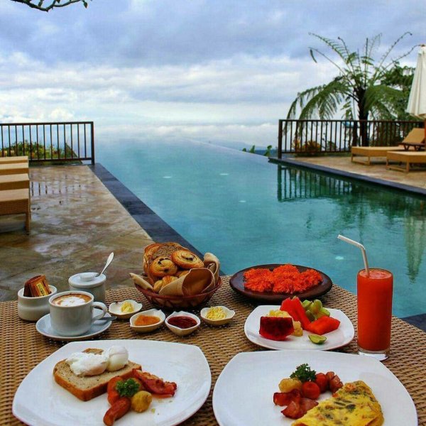 Завтрак на морском побережье