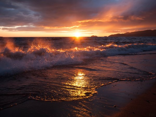 Рассвет на море