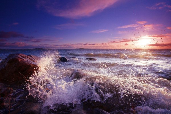 Солнце закат море и скалы