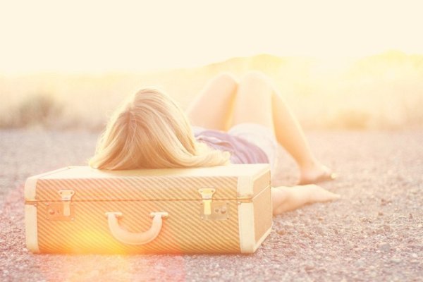 Чемодан на море