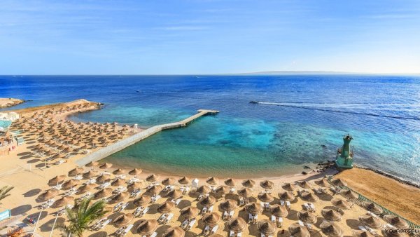 Красивый пляж