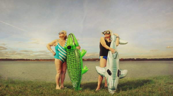 Три старушки на море