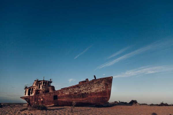 Корабль высохшее Аральское море
