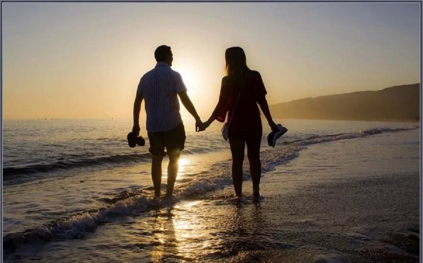 Двое встречают рассвет