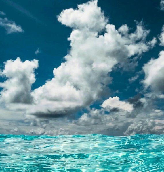 Красивое небо и море