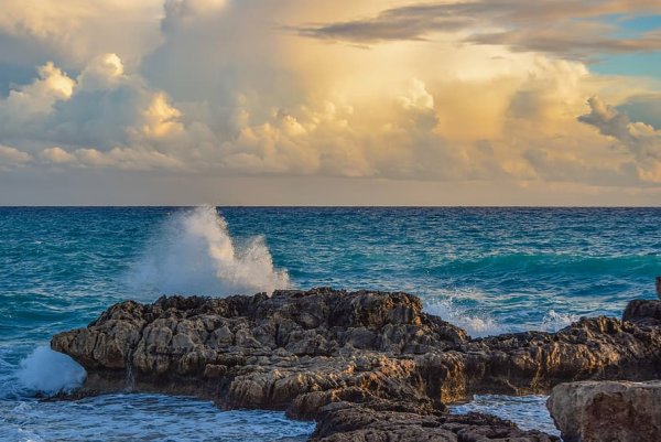 Теплое море