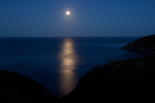 Лунная дорожка на море