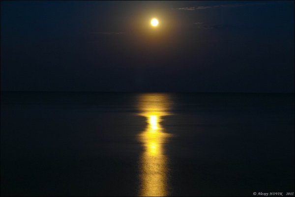 Ночь в море