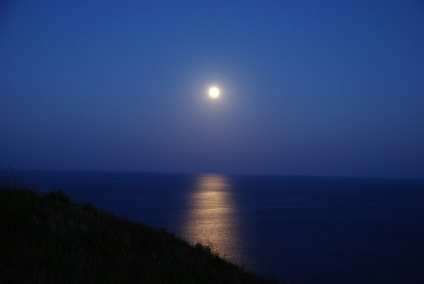 Лунная дорожка на море