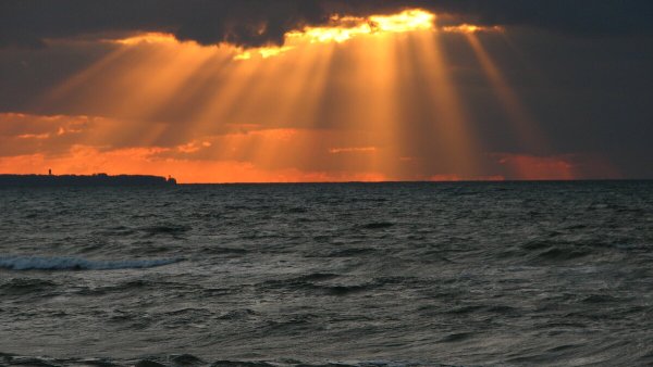 Море в разную погоду