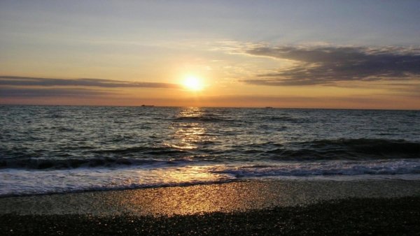 Море в разную погоду коллаж