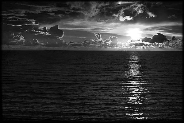 Морской пейзаж на памятнике