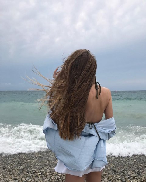 Со спины на закате