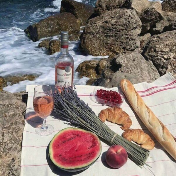 Настроение выйти за хлебом и случайно свалить на море