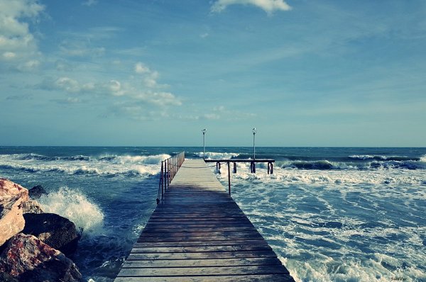 Фиолетовый закат на море