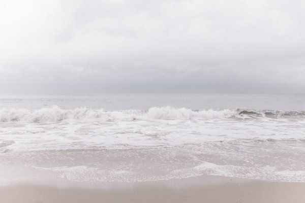 Море в светлых тонах