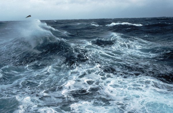 Неспокойное море