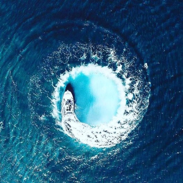 Глаза из воды