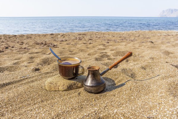 Кофе в турке на песке