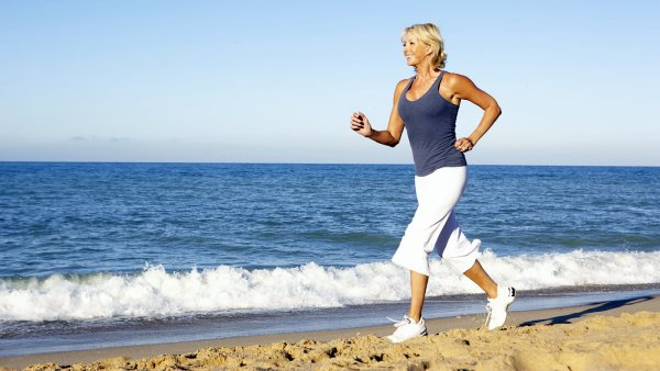 Девушка свободно дышит