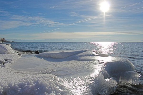 Утро на море зимой