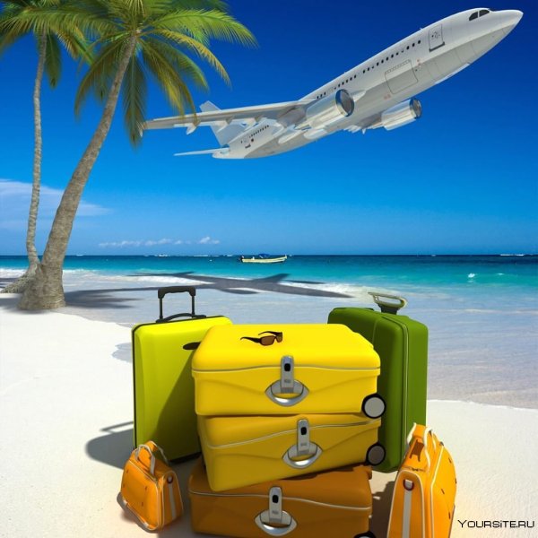 Девушка с чемоданом на море