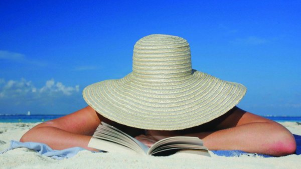 Шляпка для пляжа
