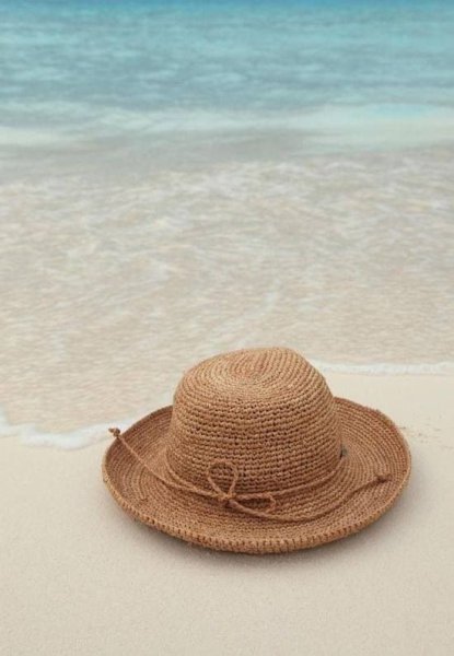 Шляпа на пляж