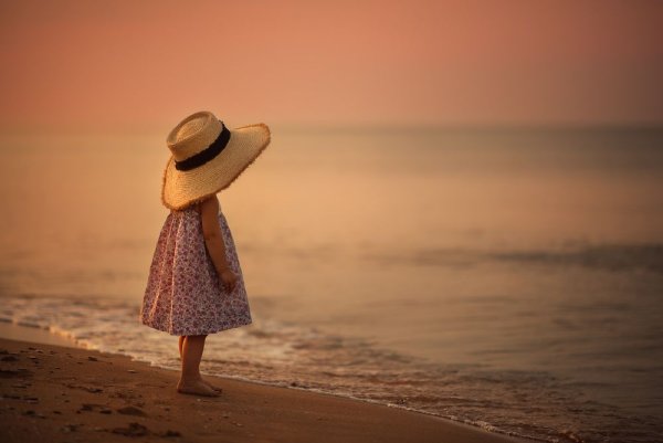 Шляпа на море