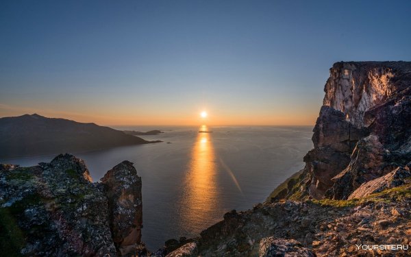 Горы море закат