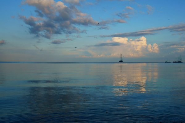 Море штиль берег Крым