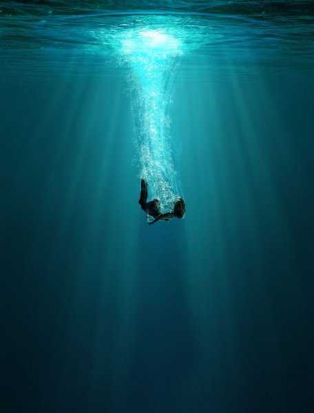 Тонущий человек