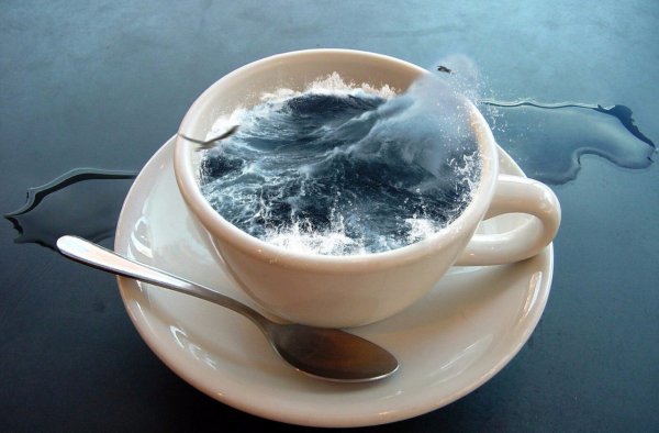 Чашка с морем внутри