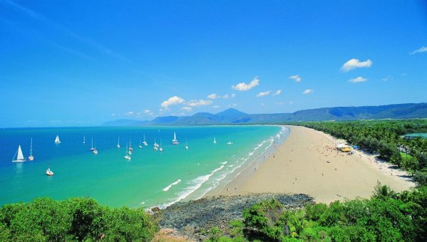 Море берег Корфу