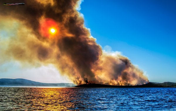 Огонь и море