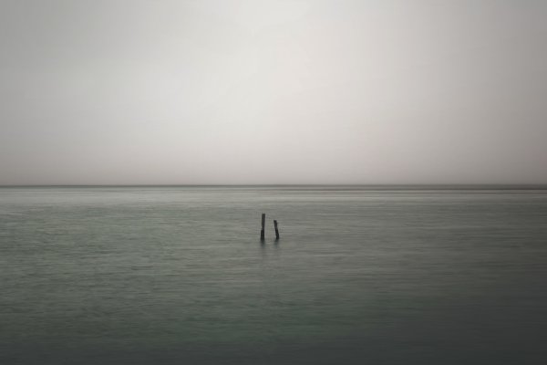 Одиночество на берегу моря