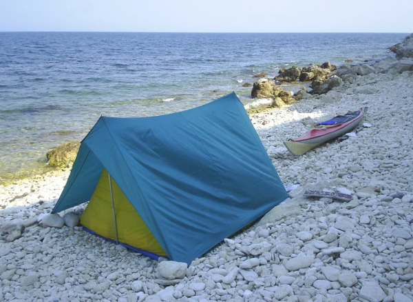 Палатка на природе